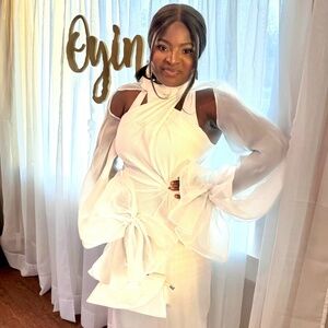 Meet your Posher, Oyin